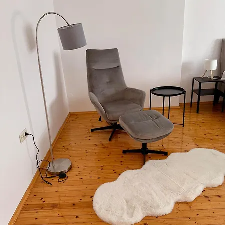 Apartman Neu Renoviert, Gemuetlich Und In Bahnhofsnaehe *